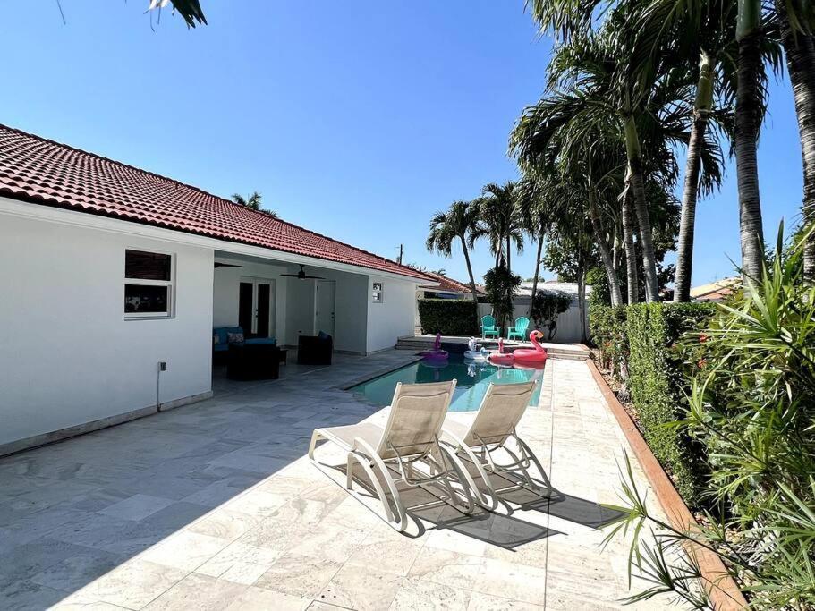 Sunny Getaway: Relaxing Miami *